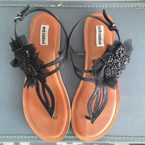 Modcloth Shoes - ModCloth Black Beaded Flower Sandals
